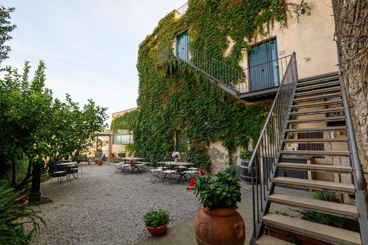 Il Chiostro Appartamenti & Suites スヴェレート エクステリア 写真