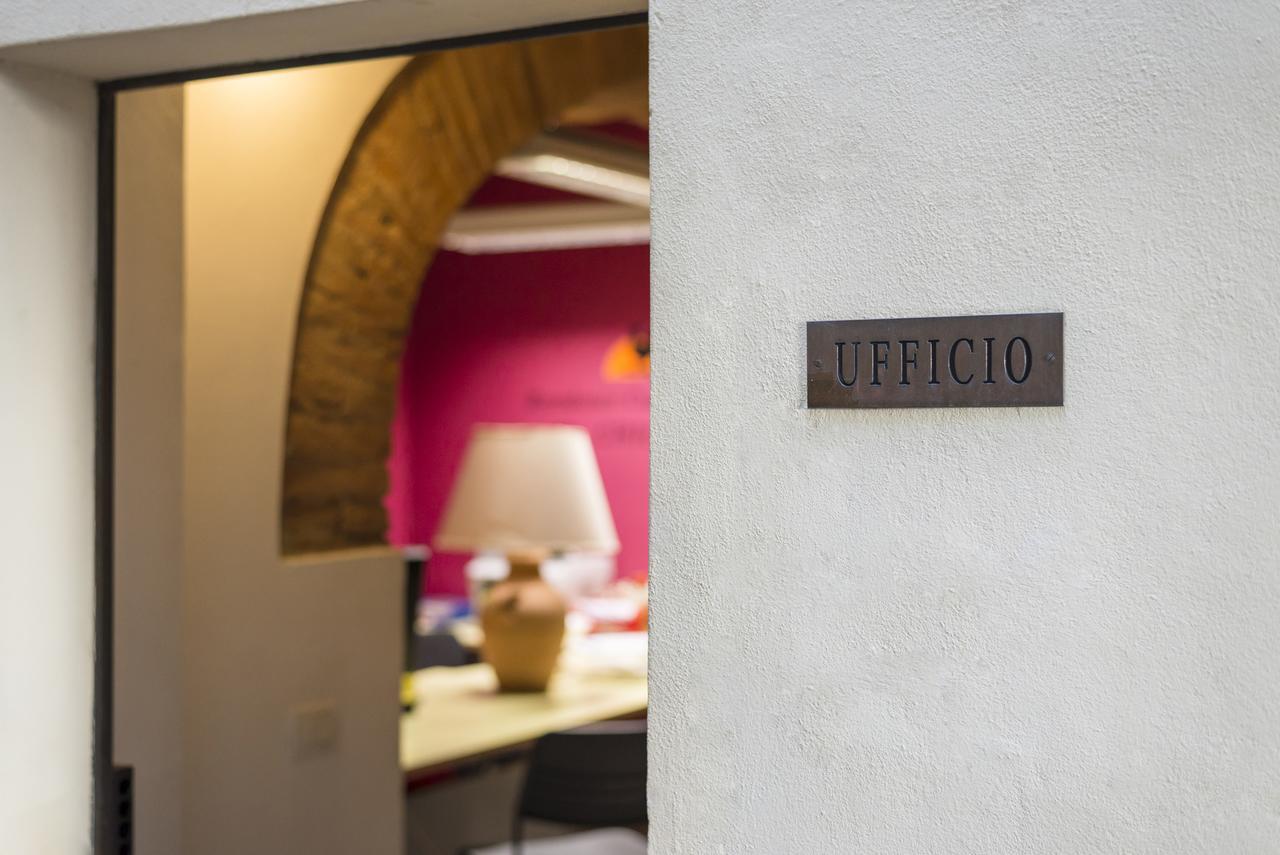 Il Chiostro Appartamenti & Suites スヴェレート エクステリア 写真